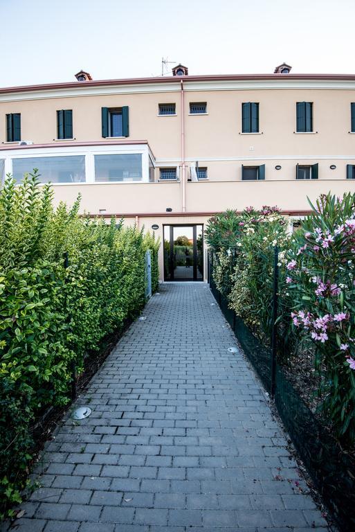 Apartamento Parco Urbano Ferrara Habitación foto