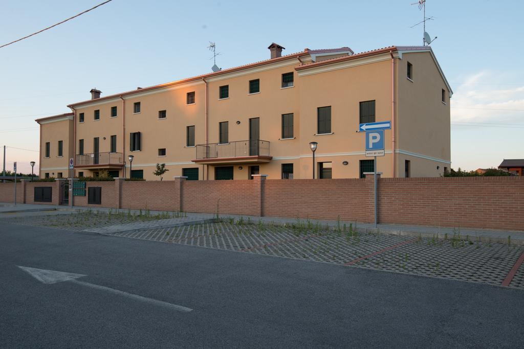 Apartamento Parco Urbano Ferrara Habitación foto